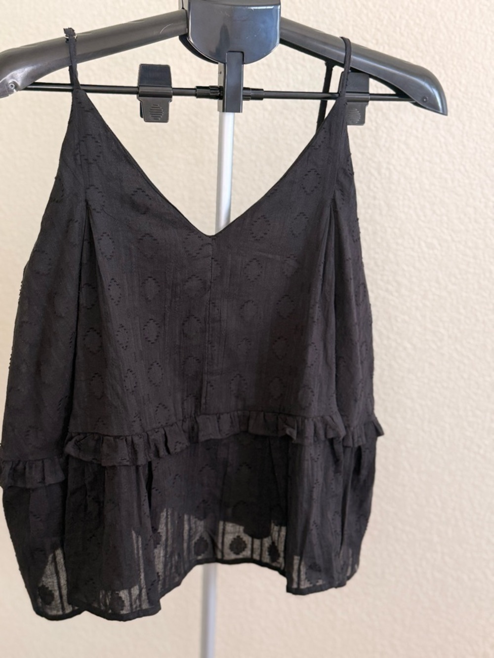 Entro Black Textured Babydoll Tank Top Ruffle Hem Boho Size Medium - Picture 3 of 4